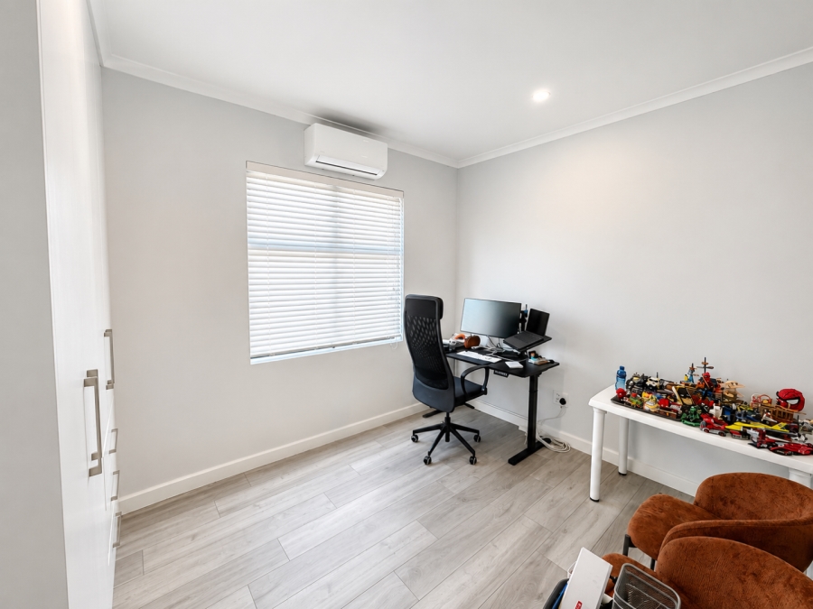 4 Bedroom Property for Sale in Sandown Western Cape